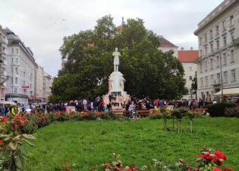 Wiener Neonazi-Aufmarsch von zahlreichen Protesten begleitet