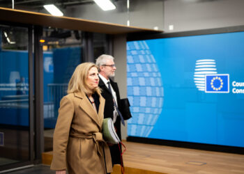 Aufrüstungs- oder Außenministerin?