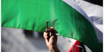 Kneecap in Wien: FPÖ hetzt, NEOS und ÖVP sekundieren