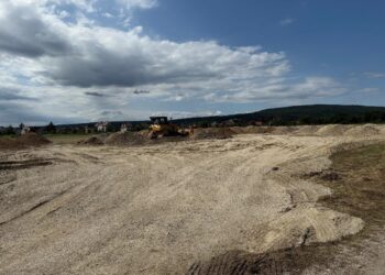 Bauarbeiten am ehemaligen NS-Lagerareal „Am Weinberg“ gestartet