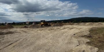 Bauarbeiten am ehemaligen NS-Lagerareal „Am Weinberg“ gestartet