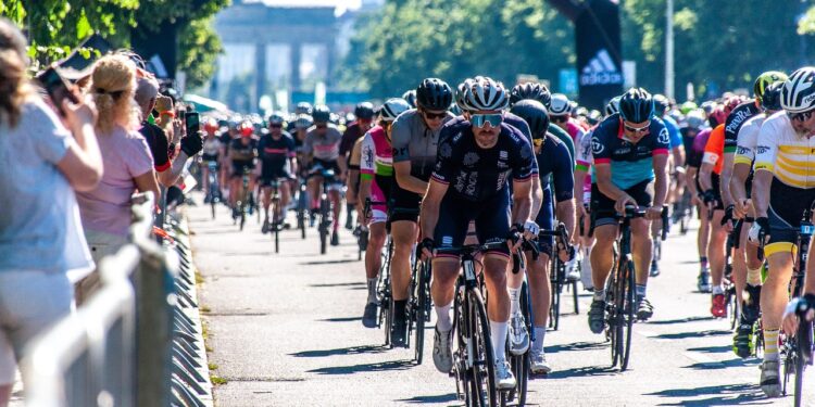 Ötztaler Radmarathon: Tiroler Triumph – Schwerer Unfall im Sellraintal