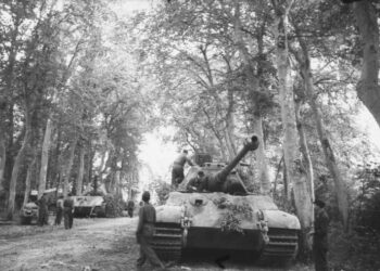 Wr. Neustadt ehrt Ferdinand Porsche – kein Wort über seine NS-Verbrechen