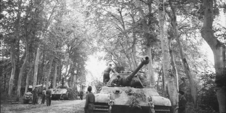 Wr. Neustadt ehrt Ferdinand Porsche – kein Wort über seine NS-Verbrechen