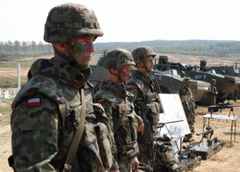 Polen schießt russische Drohnen ab – Militärmanöver verschärfen Konflikt in Osteuropa