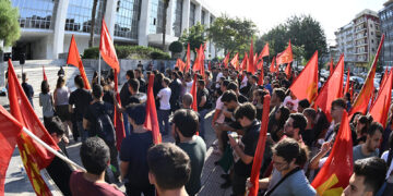 Klassenjustiz: KKE empört über Freilassung von Michaloliakos