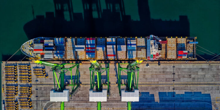 Ravenna verweigert Transit von Waffen nach Israel – Hafenarbeiter und Gewerkschaften protestieren