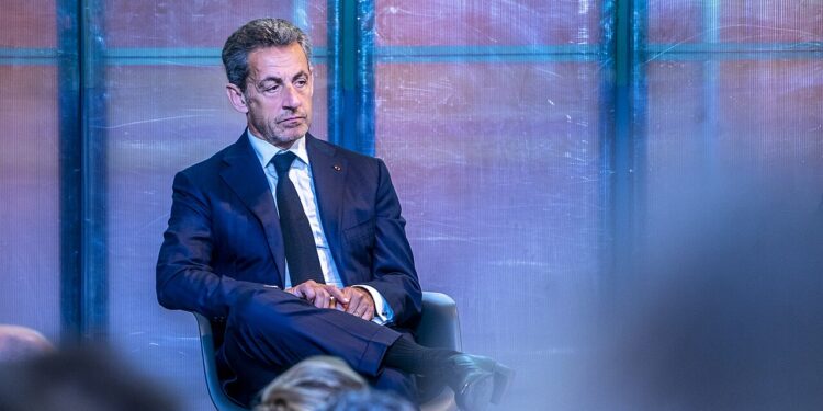 Sarkozy muss ins Gefängnis: Gericht ordnet sofortige Inhaftierung des Ex-Präsidenten an