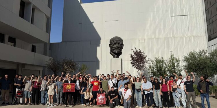 Die Jugendfront am Odigitis-Festival