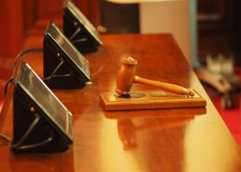 Frauenfeindlicher Angriff in Schärding: Täter verurteilt, Opfer entschädigt