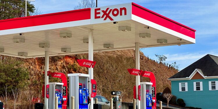 EU-Parlament: Schulterschluss zwischen Konservativen und Rechtsextremen für Interessen der Konzerne