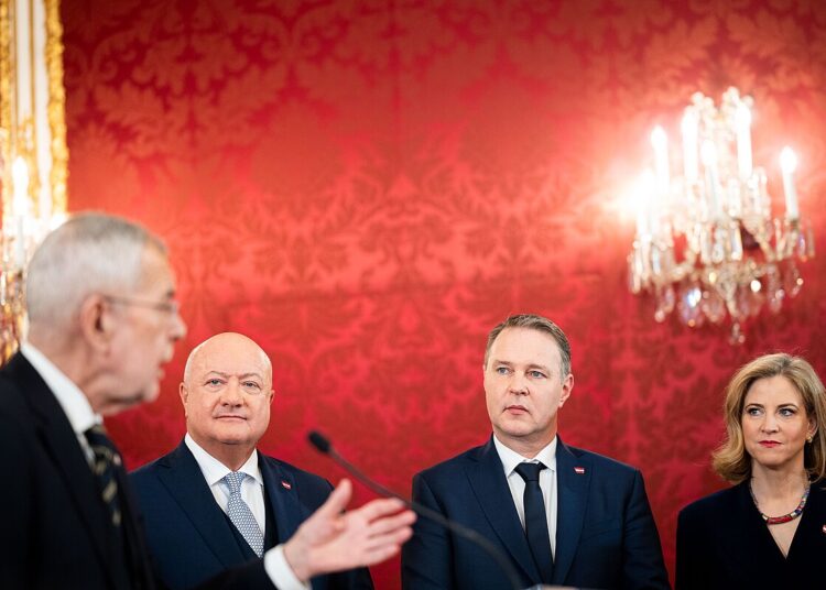 Sparen bei den Armen, aber Milliarden für den Ukrainekrieg