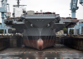 Hunger im Inland, Kriegsvorbereitung im Ausland: Wie die US-Regierung Milliarden für militärische Eskalationen ausgibt, während Millionen US-Amerikaner hungern