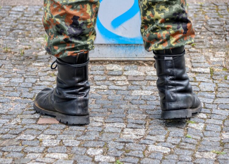 BRD: Bundeswehr zeigt Schüler an