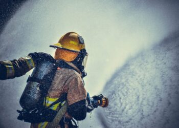 Kellerbrand in Steyr: 51 Menschen aus Wohnhaus gerettet