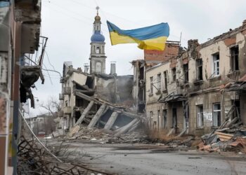 Selenskyj leugnet die Realität und wirft mit Geld um sich