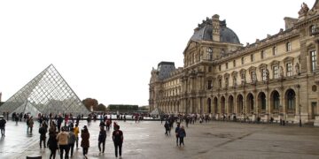 Arbeitskampf im Louvre vorerst beendet – Beschäftigte noch immer streikbereit