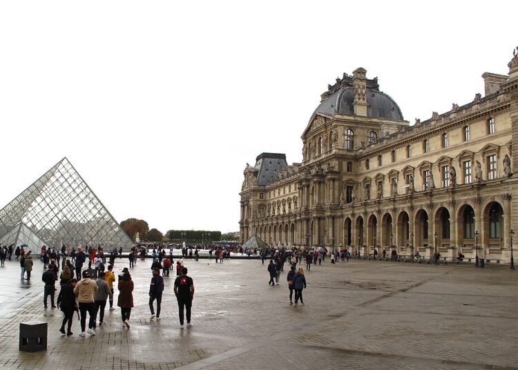 Arbeitskampf im Louvre vorerst beendet – Beschäftigte noch immer streikbereit