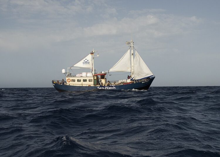 Die MS Sea-Watch auf Patroullienfahrt im zentralen Mittelmeer.