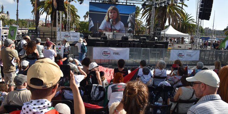 Greta Thunberg bei einer Rede zur Global Sumud Flotilla