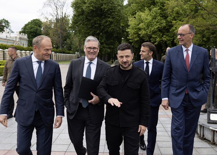 Megafondiplomatie der westlichen Clown-Eliten