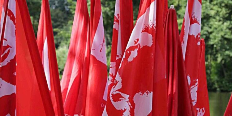 GLS-Bank kündigt DKP-Konten: Kritik an politisch motiviertem „Debanking“