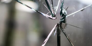 Zerbrochene Fensterscheibe