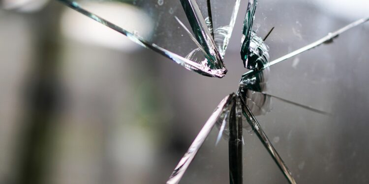 Zerbrochene Fensterscheibe