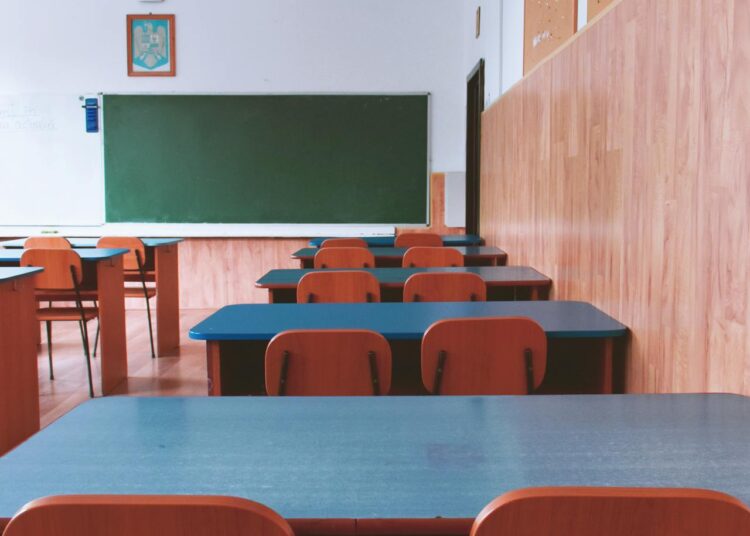 Polizei ermittelt nach Hakenkreuz-Vorfall an Schule