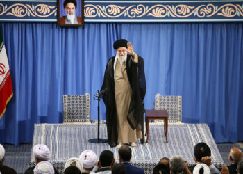 Ali Khamenei in Rednerpose