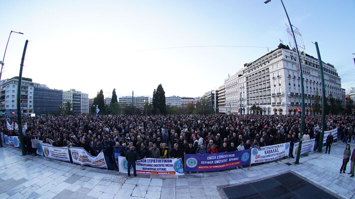 Militarisierung, Privatisierung und Kriegsverwicklung: KKE warnt vor neuen Gesetzen zu Verteidigung und Zivilschutz