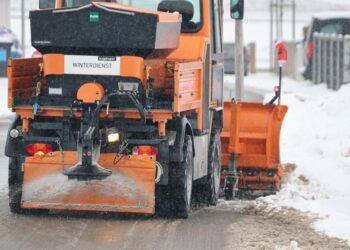 Glatte Straßen, glatte Politik: Wie Sozialabbau und Prekarisierung den Winterdienst lahmlegen