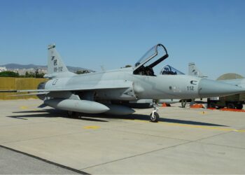 Pakistanischer JF-17 Thunder Bidini-Bomber