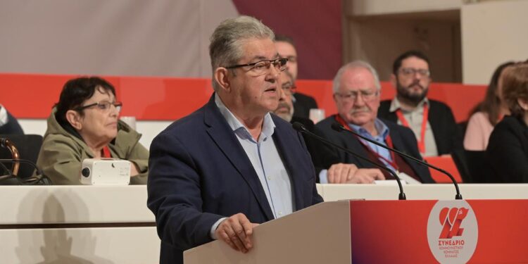 Dimitris Koutsoumbas als Generalsekretär der KKE wiedergewählt