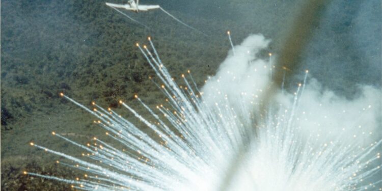 Israel beschießt libanesische Wohngebiete mit weißem Phosphor