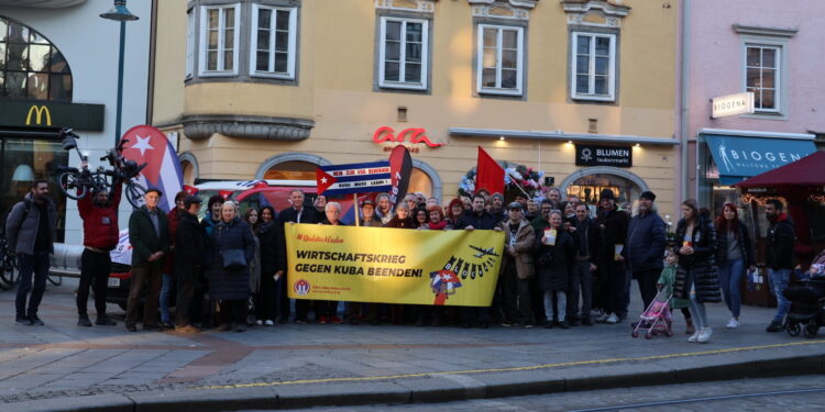 Kundgebung in Linz: Kuba muss leben!