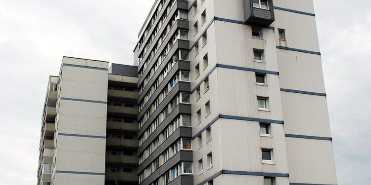 Großrazzia in Linz: 85 Festnahmen im Bereich Krempl-Hochhaus