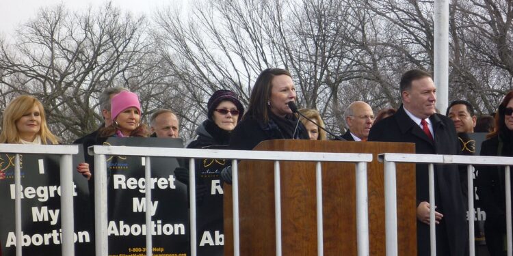 Der Segen des amerikanischen Papstes Leo XIV. für den „March for Life“ in Washington (2026) ist ein Signal der Rückkehr zum imperialistischen Klerikalismus