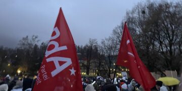 Zwischen Widerstand und Show: Der Pflegebonus bleibt