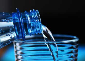 Wasser als Ware: Ein globaler Markt auf Kosten der Mehrheit