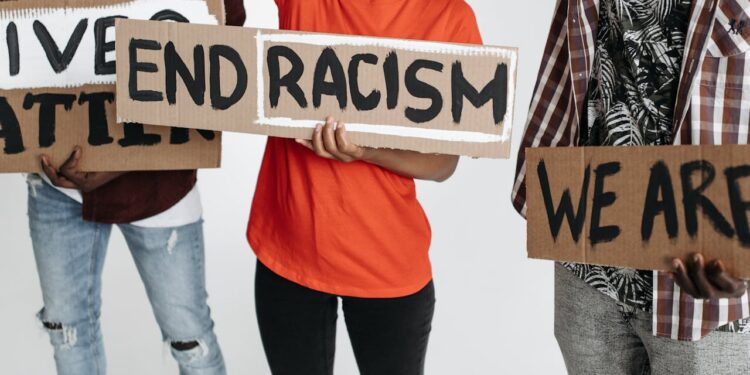 ÖVP-Ministerin will Antirassismus-Beratungsstelle ZARA schließen