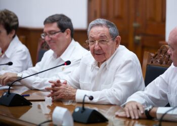 Raul Castro bei einer Sitzung