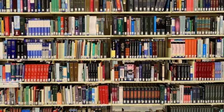 Bessere Rahmenbedingungen für berufstätige Studierende dringend notwendig