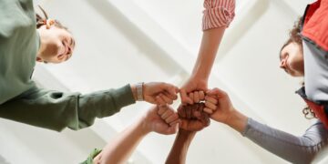 Proletarische Klassensolidarität statt buckeln und treten