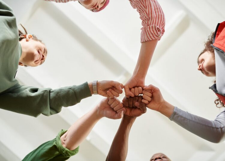 Proletarische Klassensolidarität statt buckeln und treten