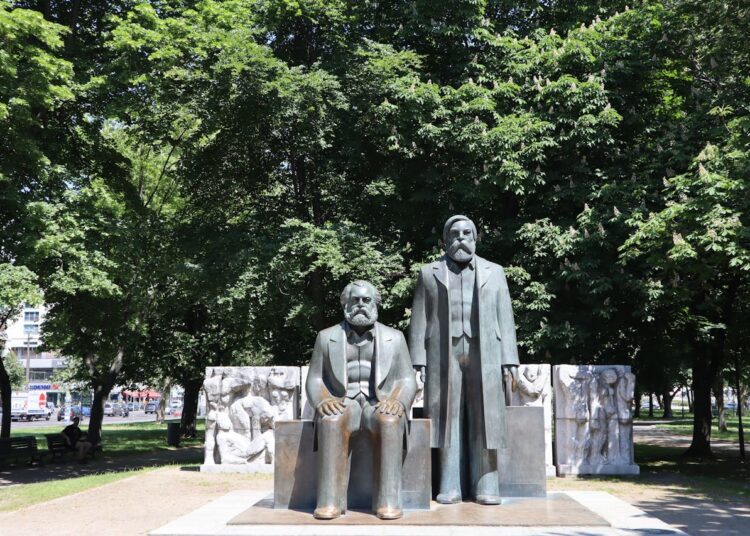 Denkmal von Karl Marx und Friedrich Engels