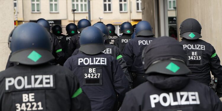 Deutschland: Mit Schusswaffen gegen Palästina-Bewegung