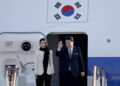 Yoon Suk Yeol und first lady Kim Keon Hee auf Reisen