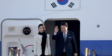 Yoon Suk Yeol und first lady Kim Keon Hee auf Reisen
