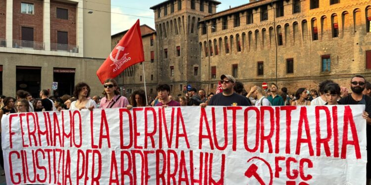 Bologna: Polizei ermordet Zivilisten